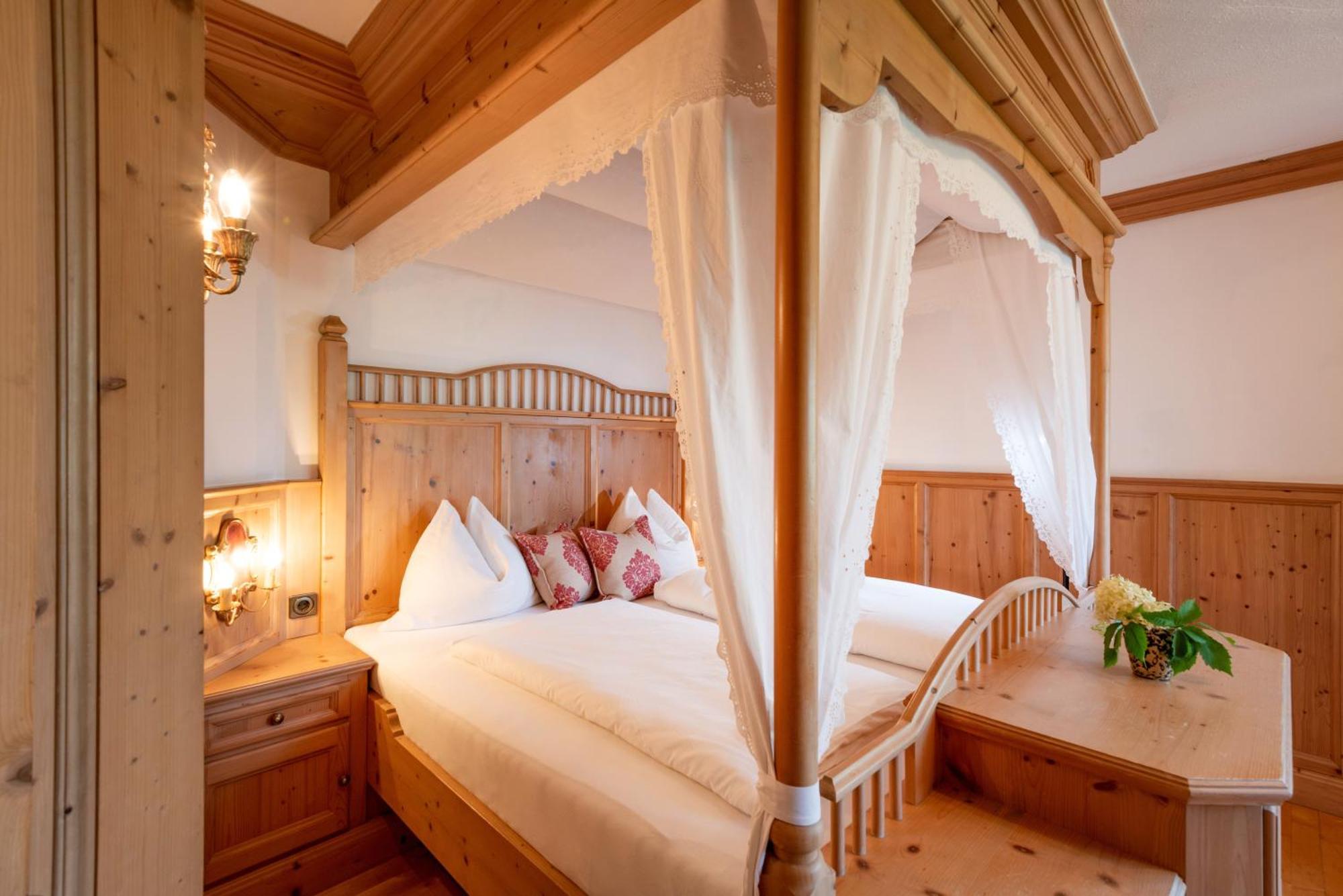 Hotel Tiroler Stuben Вергль Экстерьер фото